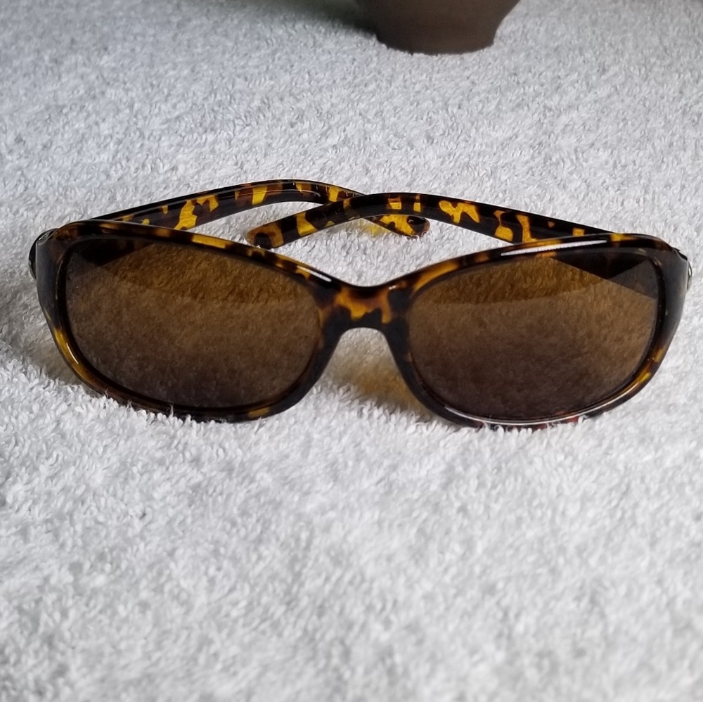 Lovely Brown Tortoise Sunglasses - Picture 7 of 8